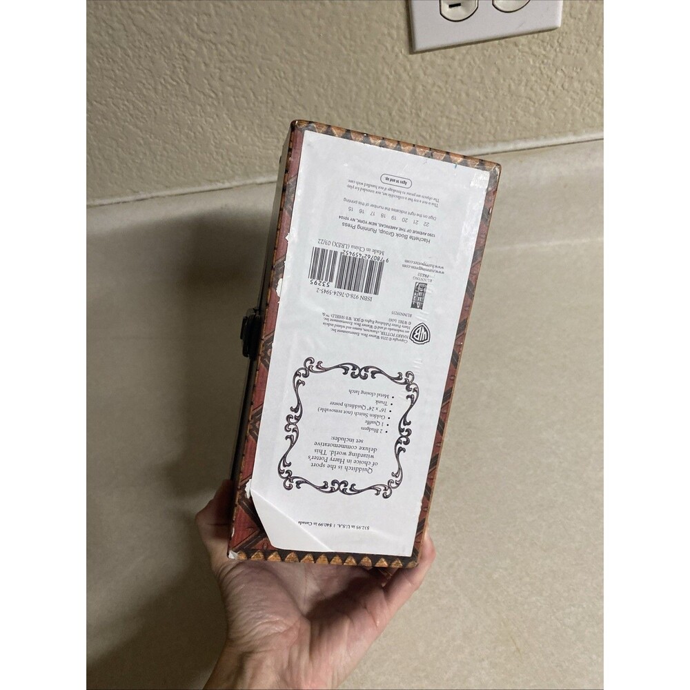 Harry Potter: Collectible Quidditch Set by Running Press - Picture 7 of 11